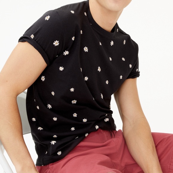 Aeropostale Other - 2/$10 SALE - Aeropostale Daisy Tee